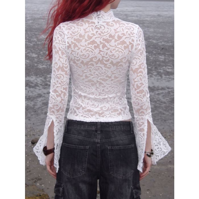 Feminine Scalloped V-Neck Split Long Sleeve Resort Lace Crop Top