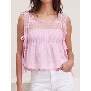 Playful Floral Lace Square Neck Resort Tie Side Crop Pintuck Tank T…